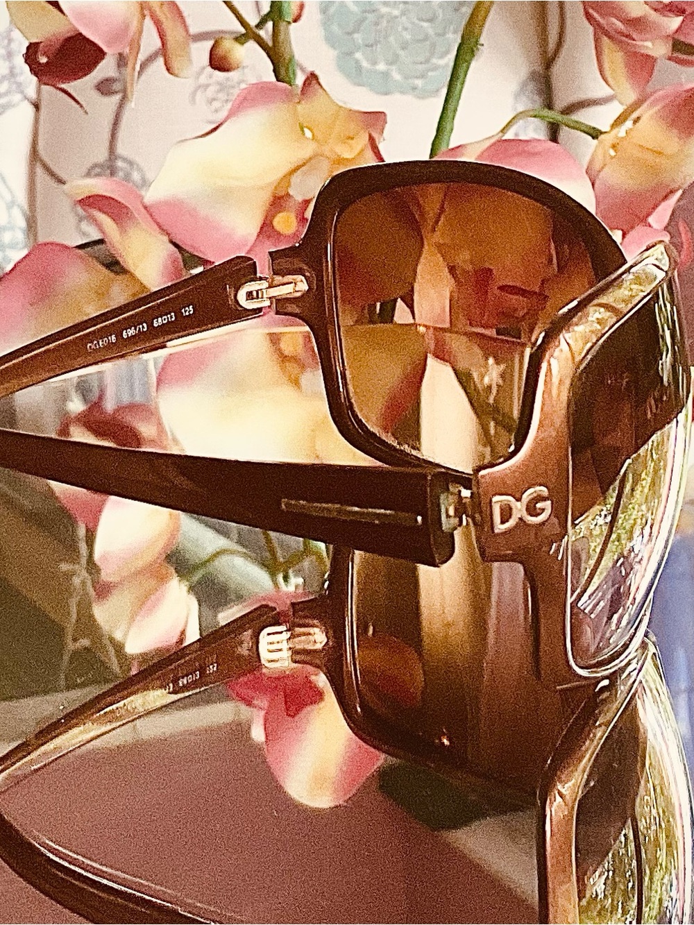 DOLCE &GABANNA SUNGLASSES